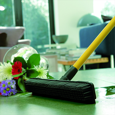 Set 2 mături din cauciuc Wonder Broom